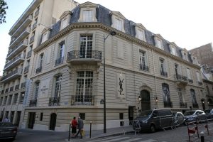 El taller de YSL por fuera (Click para ver mejor) El taller de YSL por fuera
